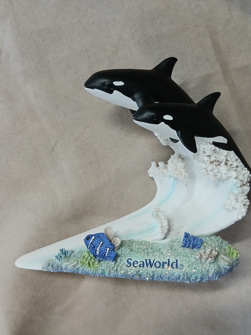 SeaWorld Collectible Double Orca Whales Crashing Wave Sculpture Tabletop Decor